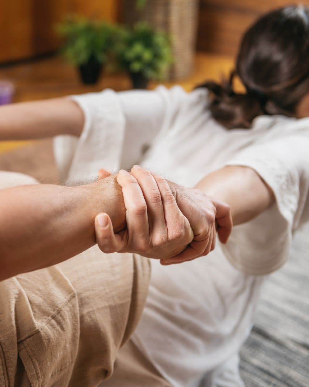 Shiatsu Massage  (Japanese Acupressure): What You Should Know Before Your First Session
